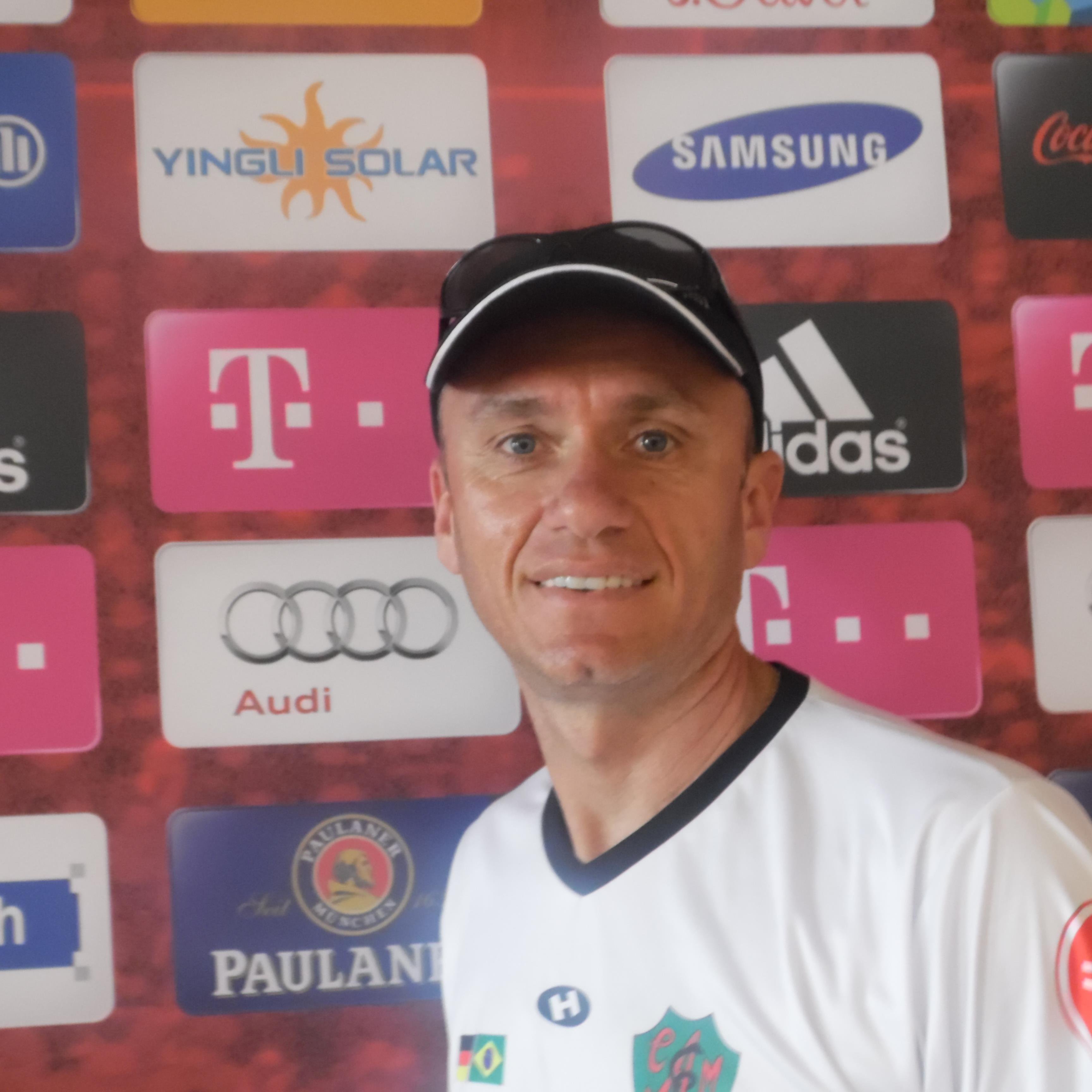 Brasileiro, Corinthiano e Colecionador de Bolas de Futebol Oficiais e Originais.