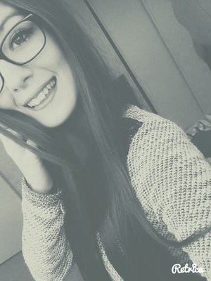 Tu me manques tellement, j'arrive pas à t'oublier. Revenir en arrière est mon souhait.. Mélissa l'une des plus importantes.
