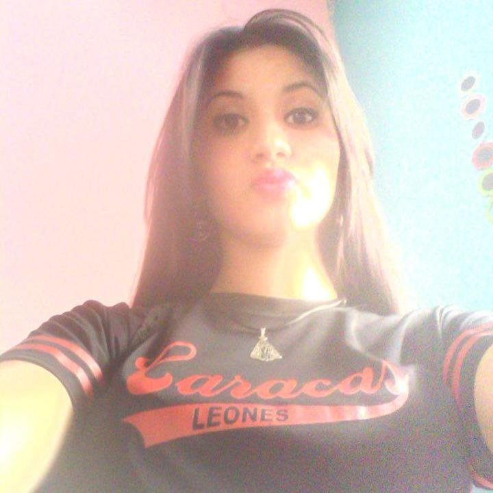 MeDicenAde's profile picture. 20. #ComunicadoraSocialEnConstruccion. #VenenoDeFrascoAlto. #SoyQuienSoy