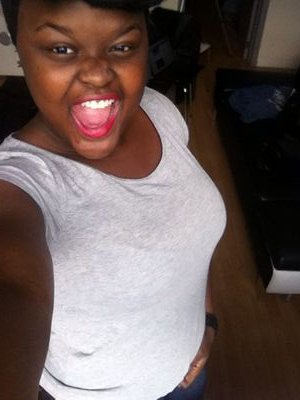 LaaPerleRaare's profile picture. #La Règle D'Or
 : Tu Me Folow, Jte Folow, On Se Foloow #TeamJesus lui c'est mon Dieu !!! La fille de Roi des rois, la servante du Très Haut. Sa Perle a Lui ♥