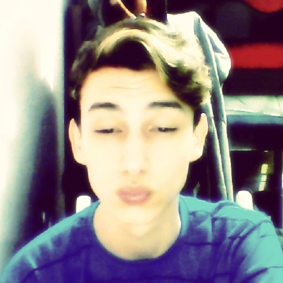 Bem vindo ao meu twitter,  me siga que eu te sigo de volta! meu instagram: gabrielpereirag sigo tds de volta la tbm *----*