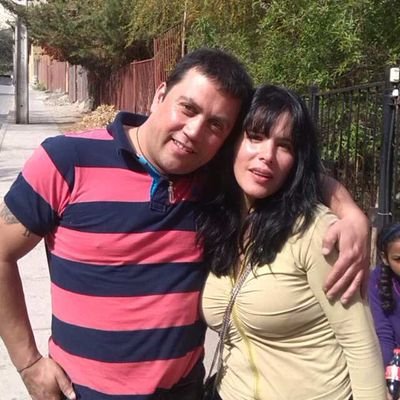 No soy de hay , no soy de ningún lado. Desorientado y con ganas de ser feliz y hacer feliz.