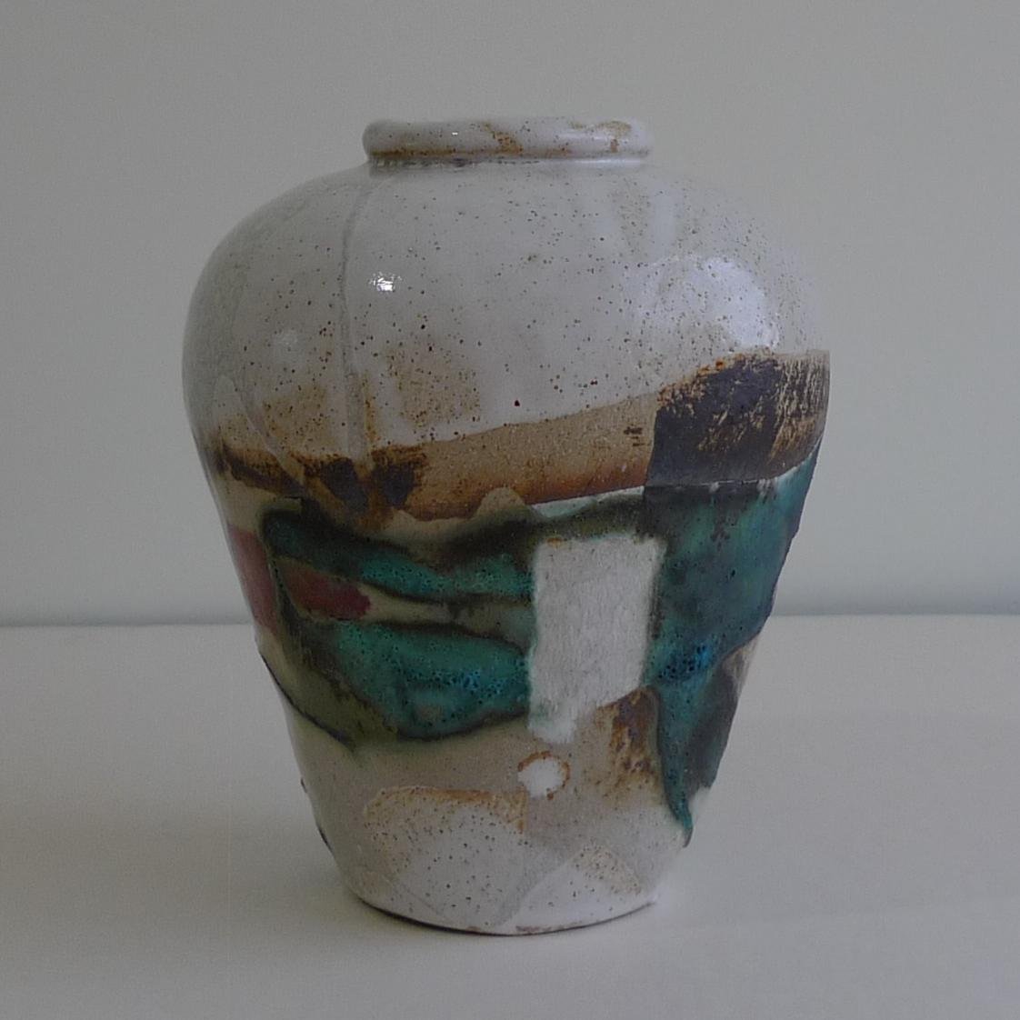 Ceramic artist exploring memory. Restricting representational narrative as a creational approach.
© Ché Finch - All rights reserved.