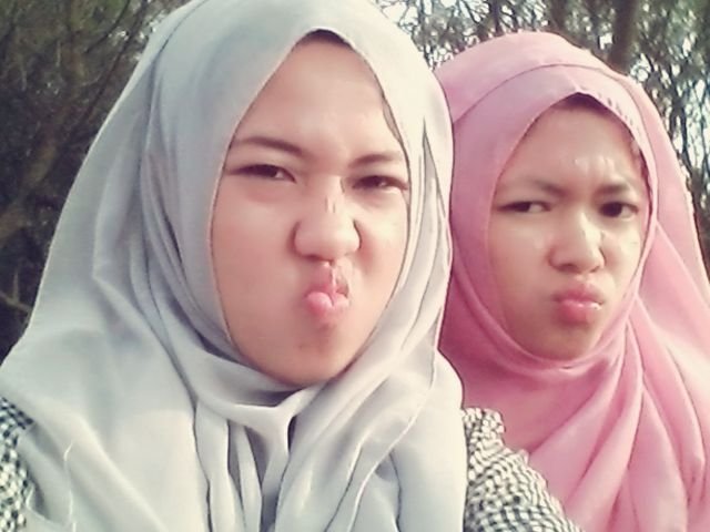 Tetep stay disamping kanan aku dn tetep jadi bahagiaku ibuku sayang♥ ({}) yudit♥