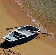 🎶 Señor, me has mirado a los ojos, sonriendo has dicho mi nombre, en la arena, he dejado mi barca, junto a ti, buscaré otro mar🎶
