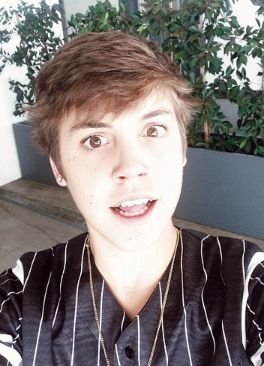 I'm Weird Deal With It!! •Taken~Rp @ugh_aspen Is Meh Bae Ily• #daniforpresident •twin sister is @ConfidentAutumn•