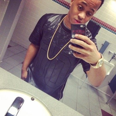 JoHn DuH™ age:2⃣1⃣
#Aries♈️ kik: askaboutme_123 #gotmyownshit.! Preference:ilove boys  ❤️ Status: Single ☺️
