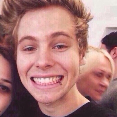 RT AND QUOTE MY TWEETS FOR VOTING FOR 5SOS OKAY BYE ILY