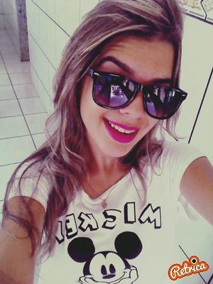 É preciso amar as pessoas como se não houvesse o amanhã..