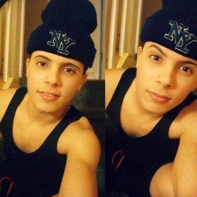 CarlosMontequie's profile picture. 