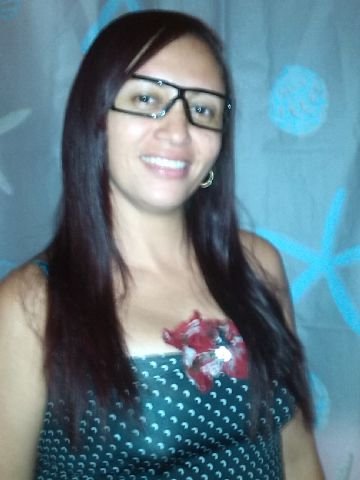 Mujer romantik y amorosa ,amante de la vida misma.