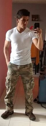 Turistologo, amante del deporte la comida Italiana, el rock y el Hip Hop !! :D