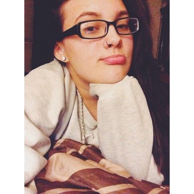 ◻️sider || 0/12 || sitting at home waiting for jacob to show up infront of my house to sing hey there delilah to me ❤️