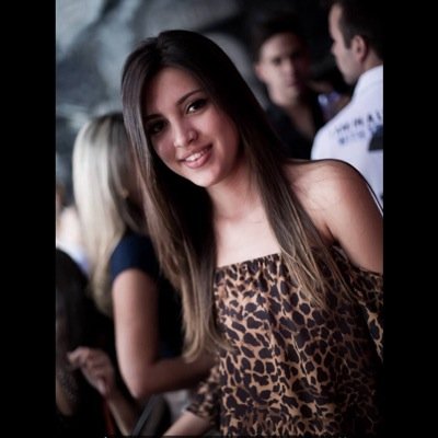 Não importa o que os outros falem, eles serão sempre os outros. Só nós sabemos o que nos faz feliz.