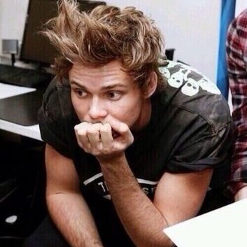 Ashton's laugh can prevent wars and create world peace