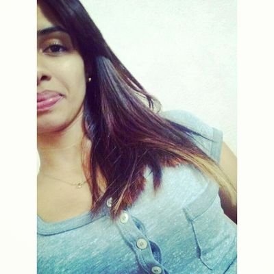 Porque eu gosto de quem presta atenção em mim.De quem não desiste de me descobrir .De quem se entrega sempre .