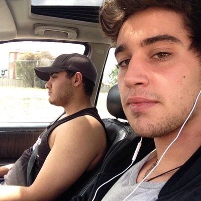 hey would you mind retweeting / faving this tweet for me? it'll mean a lot & ill dm you to jai, beau, and james!! & tweet me on THIS acc if you want proof :D
