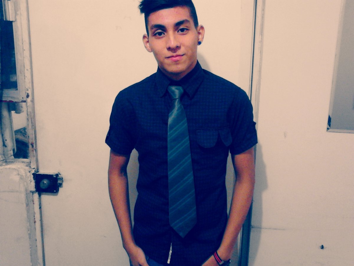 soy gamer , me gusta el anime ,.la musica screamo, el dubstep, me cagan los examenes , etc , etc