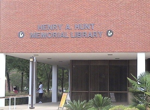 Information hub for The Fort Valley State University.  For reference questions, send your tweets to @askfvsulibrary.