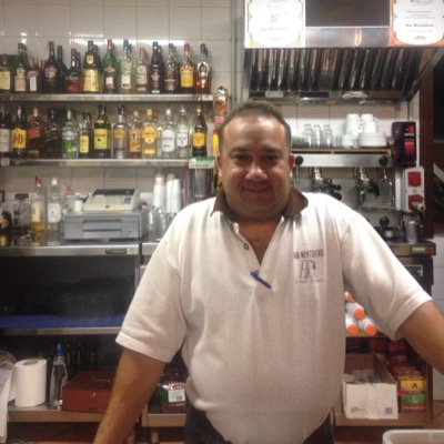 Empresario y dueño del Bar El Mentidero y Bar-cafetería El Almendro