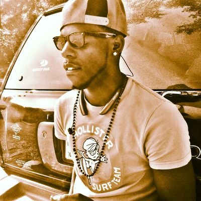 IG: Im_Selfpaid 
KIK: DontTrust NoHoe 
FB: Ace Gambino