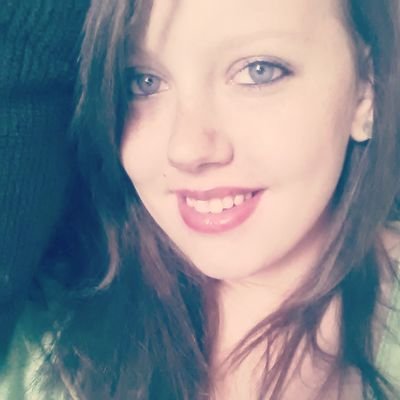 sugaredlily's profile picture. naaaaaa