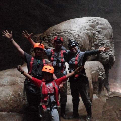 DeasyIrian's profile picture. 