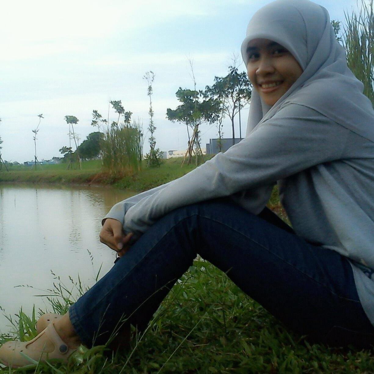 just ordinary girl, and try to make something better .. :)