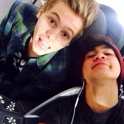 free follow from @smiling_mashton hopefully you reach your goal ♡