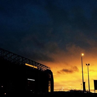 Football enthusiast. My replacement account for my main one (@UnitedNews12) for now https:// http://t.co/JkOH1VT4Hm