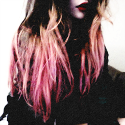 Ariana please follow me. I don't know what to do. @ArianaGrande