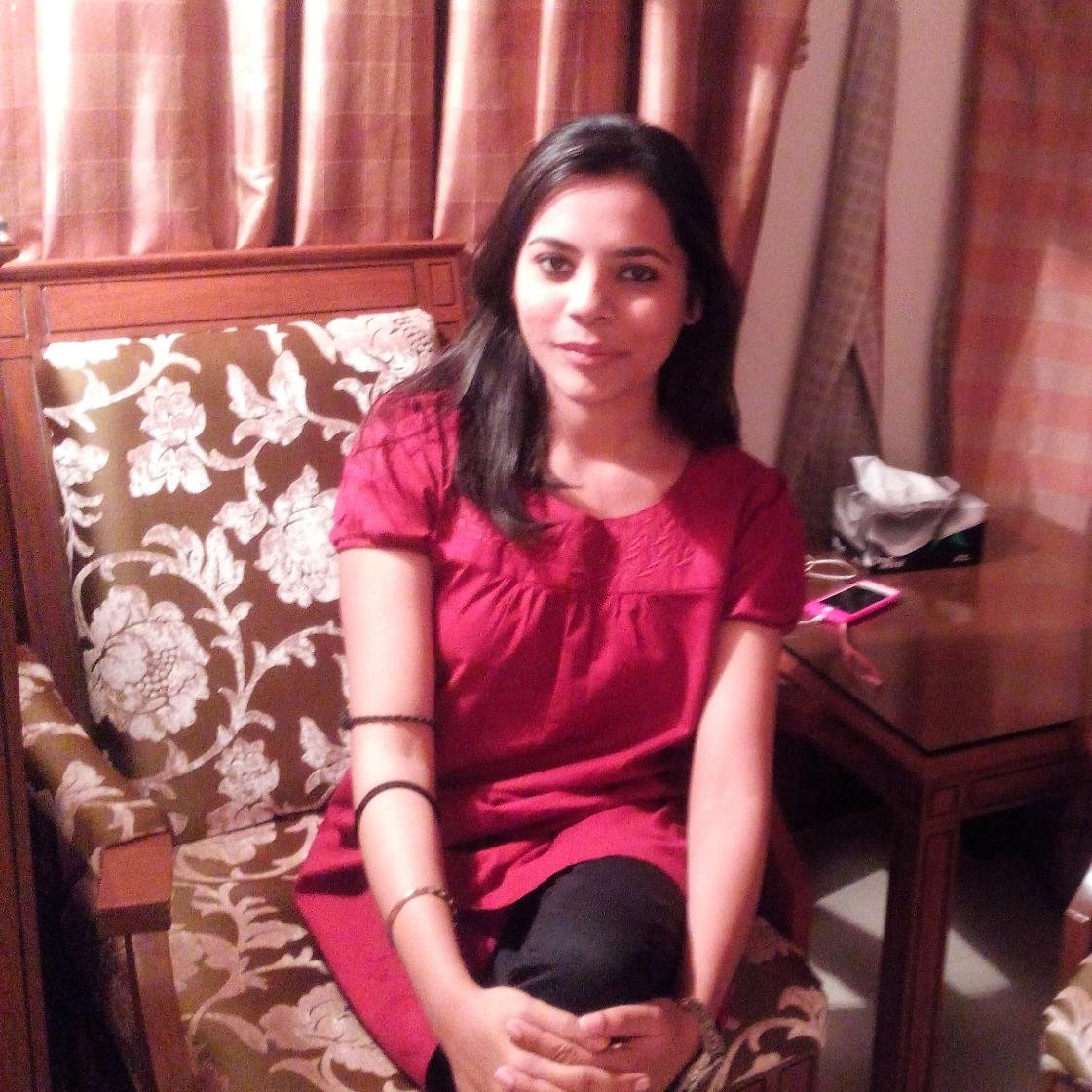 Life of a twenty something away from home. Tweets about random stuff! Karachi :*