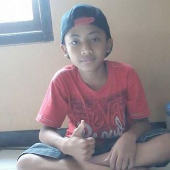 hiduplah sepertti tukang parkir, walau mobilnya banyak, tapi dia tahu, itu hanya sebuah titipan