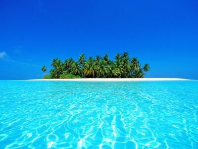 Beautiful and unique pictures from the Maldives. The sunny side of life.