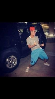 #emabiggestfansjustinbieber

lats win this thing.