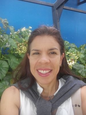 Publicista, trabajadora Al 100% por mi bello país..
