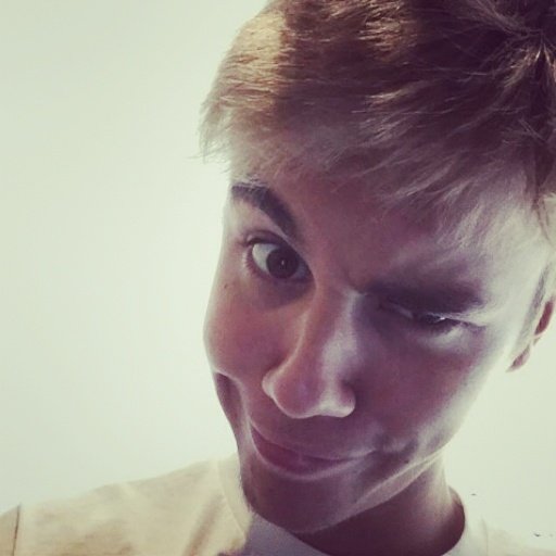 #EMABiggestFansJustinBieber Let's make the world better, together. @Justinbieber  ♡ 
Bieber ♛