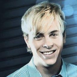 I live in Baku - city,Azerbaijan ! I'm 16 . My favourite band R5 ! Fav actor and actris Laura Marano , Ross Lynch , Raini,Calum and Debby  Ryan