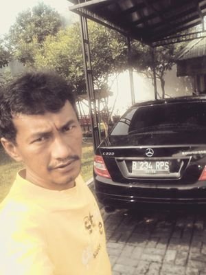 HendroTimbul's profile picture. 