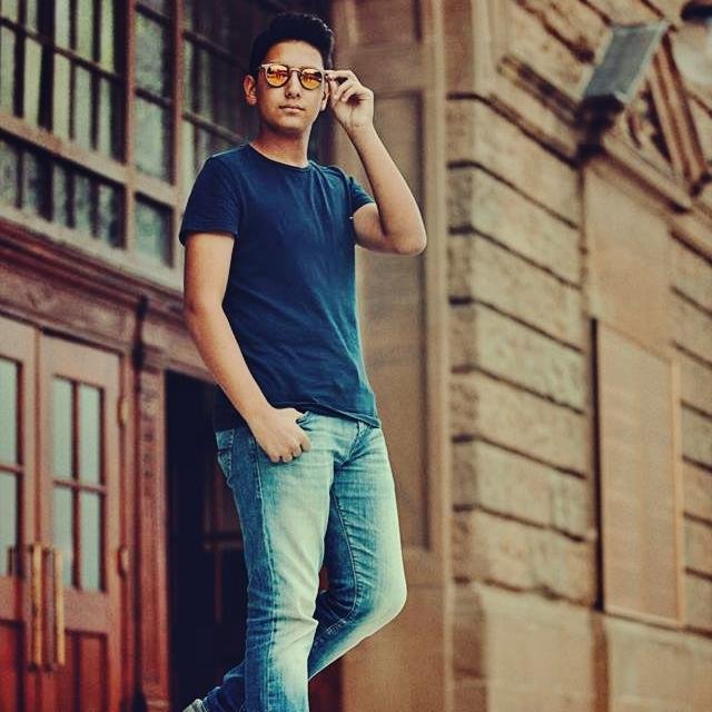 FenoomenAdam's profile picture. ☺kimine göre 17 kimine göre 18 kimine göre 19 yaşında gösteren bir insanın agzından... ☺