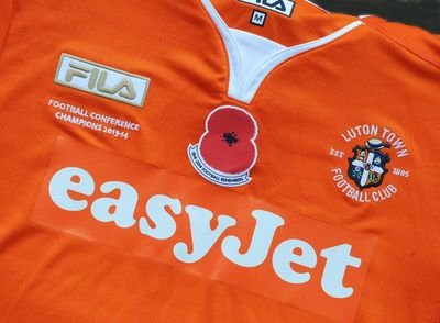 Im a mum of 2 amazing children .... loves life especially between August and may, when i can get down the Kenny and support my Mighty Hatters : ))