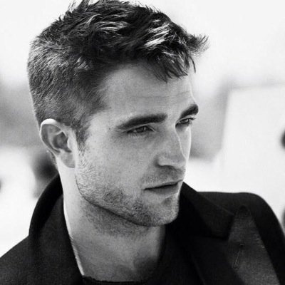 25. • Comptable.