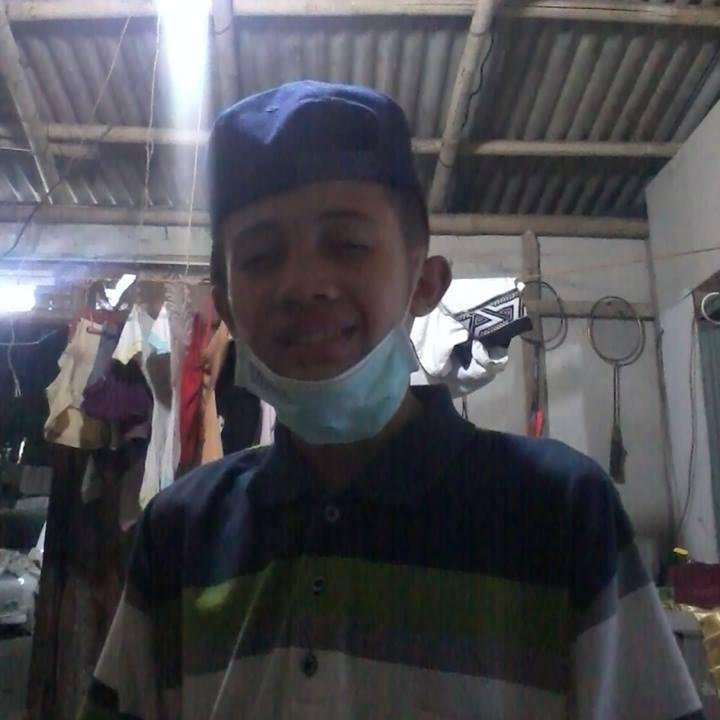 Jangan follow, nanti naksir(•̯͡.•̯͡)