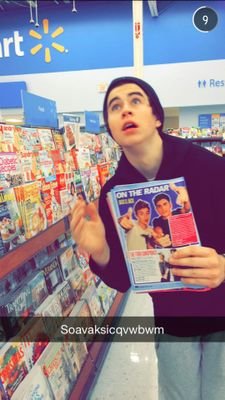 @cashxharry is helping with Nash's follow. just follow her and turn on her notifications & she'll dm you to him (:
