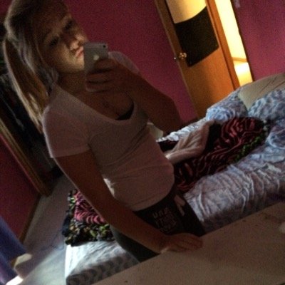 Simpson1Katelyn's profile picture. instagram @katelynelizabethxx