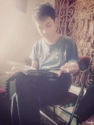 Ganjar__'s profile picture. “Kalau hidup sekadar hidup, babi di hutan juga hidup. Kalau bekerja sekadar bekerja, kera juga bekerja.”   -Hamka-