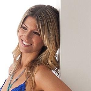 Archive account | I tweet live @ @valeriegroth | Free gift of The 5 Ways U Hold Yourself Back From Living The Life U Want + How To Stop: https://t.co/sATiNLAFuW
