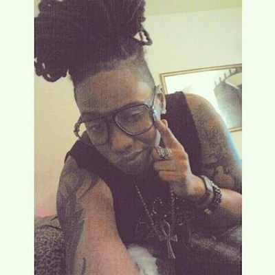 Goddess,guitarist, poet/lyricist, singer/songwriter #Taurus. I'm a manifestation of b!tch slaps to stereotypes and limits. I be INFINITE.