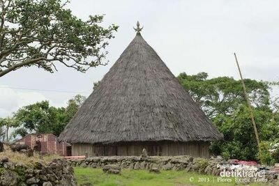 Tak hanya tentang #RUTENG, kami juga bagi info, kisah, memori tentang #Manggarai #Flores #NTT. || Sejak 16 April 2012