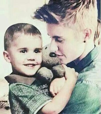 #EMABiggestFansJustinBieber